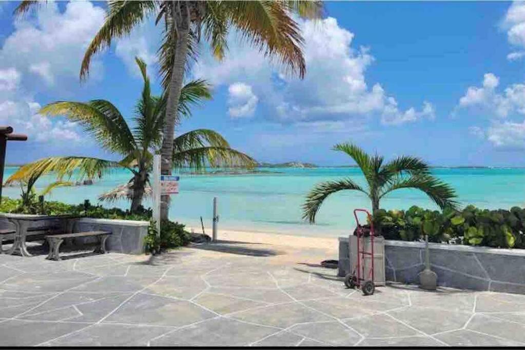 Beautiful Villa Just Steps Away From The Beach! Джорджтаун Экстерьер фото